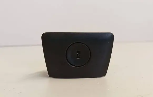 Volvo XC90 Glove box lock 