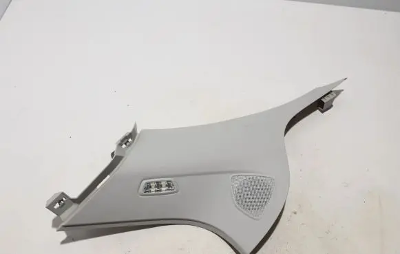 (D)pillar trim (top)