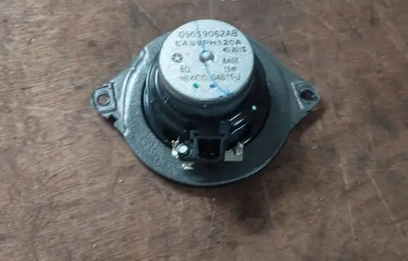 Chrysler Town u0026 Country V Panel speaker 05059062AB