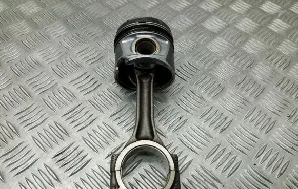 Volkswagen Golf VI Piston with connecting rod 80950 45R2 CAY