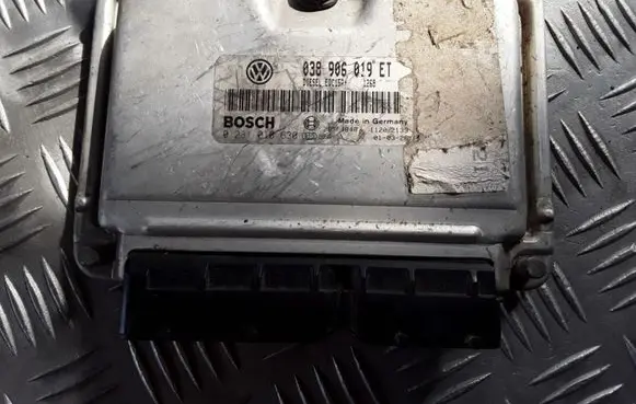 Volkswagen Sharan Engine control unit/module 038906019ET 0281010630
