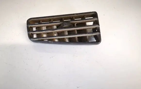Volkswagen Golf III Dash center air vent grill 1h6819756