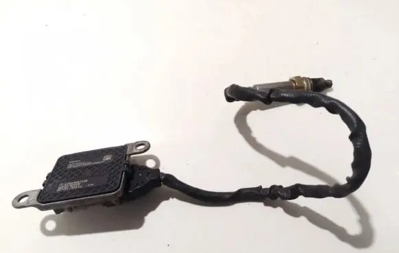 Mercedes-Benz E W212 Lambda probe sensor a0009057108 0009057108