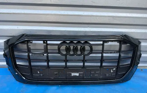 Audi Q8 Front bumper upper radiator grill 4M8853651AQ 4M8853651A