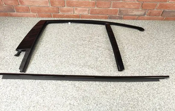 Rear door trim (molding)