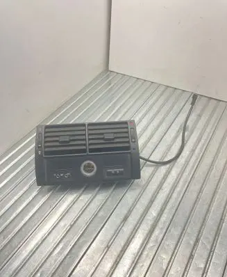 Rear air vent grill