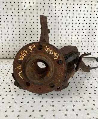 Skoda Fabia Mk1 (6Y) Front wheel hub spindle knuckle