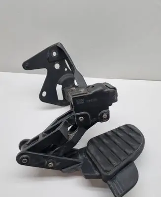 Ram 1500 Foot rest pad/dead pedal 68276196 2215289AF 68276196AA