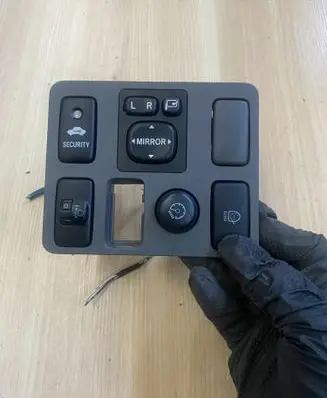 Toyota Hilux (AN10, AN20, AN30) Other switches/knobs/shifts