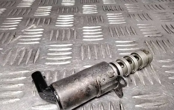 Audi A6 S6 C6 4F Camshaft vanos timing valve 06E109257L HU2297000900