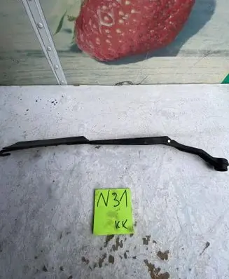 Mazda 323 Front wiper blade arm J66FLD1110