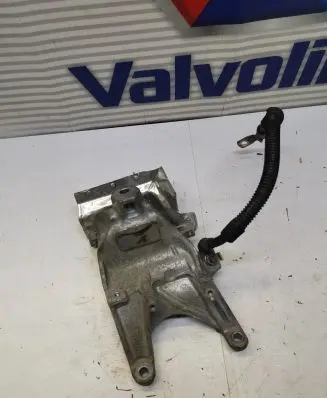 Audi A4 S4 B9 Engine mounting bracket 4M0199308AD