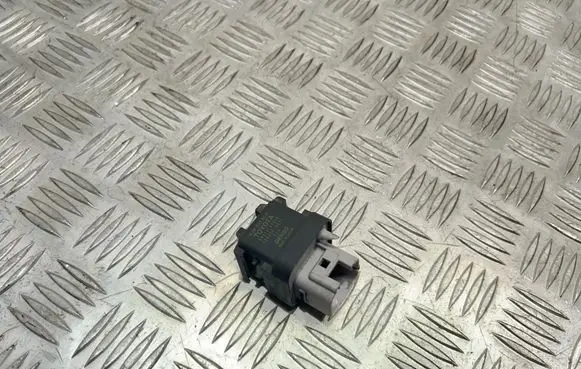 Toyota Corolla Verso E121 Glow plug pre-heat relay 2861067010