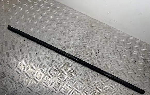 Land Rover Range Rover Sport L494 Door glass trim