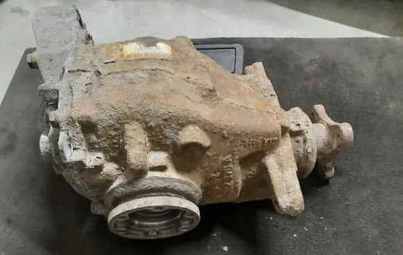 BMW 1 E81 E87 Rear differential 7598855