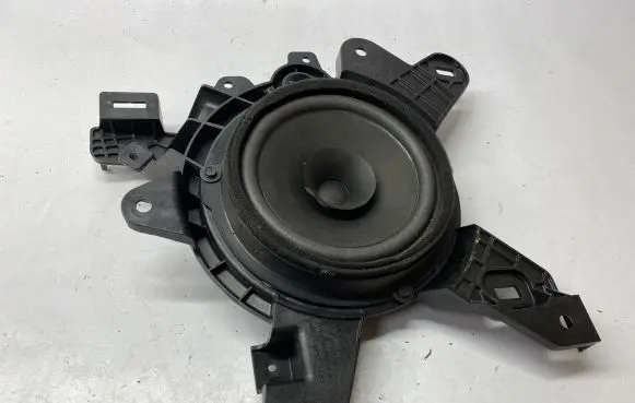 Ford Mustang VI Rear door speaker FR3T18808
