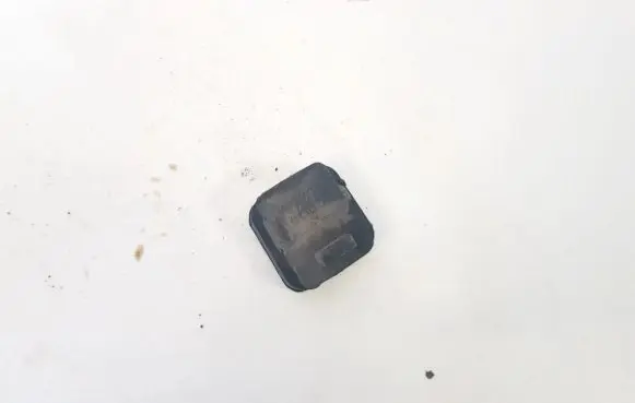 Radiator mount bracket