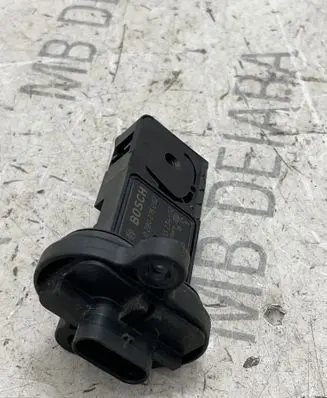 BMW 5 F10 F11 Mass air flow meter 7613234