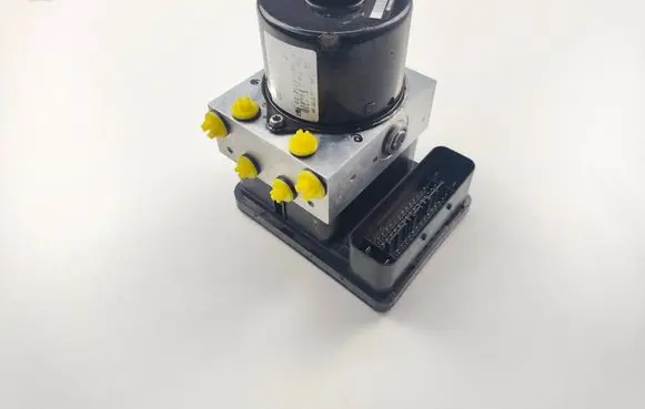 Suzuki Grand Vitara II ABS Pump 06210208714 06210951543 65J9