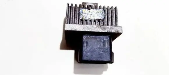 Renault Espace III Glow plug pre-heat relay 7700115078