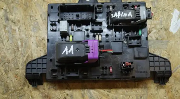 Vauxhall Astra J SAM control unit 133686551