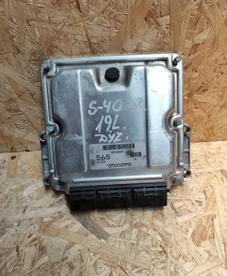 Volvo S40, V40 Engine control unit/module 30630565