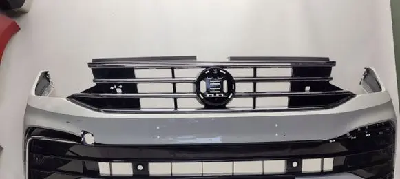 Volkswagen Tiguan Front bumper 5NA807221D