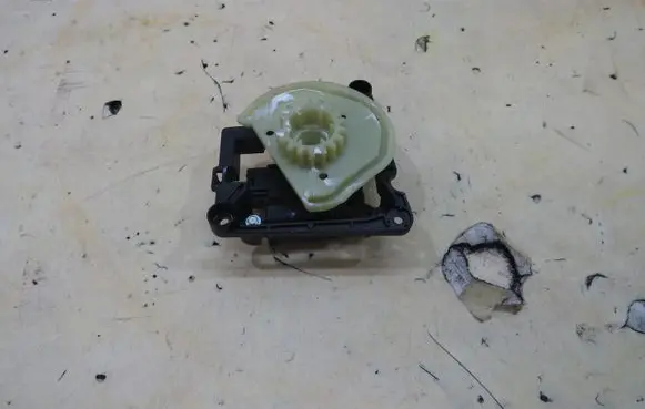 Fiat 500X A/C air flow flap actuator/motor GMAUTO4574097