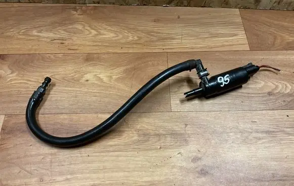 Audi A4 S4 B7 8E 8H Headlight washer pump 3B7955681 001016
