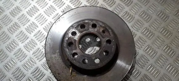 Volkswagen Golf V Front brake disc
