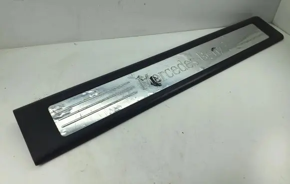 Mercedes-Benz ML W164 Front sill trim cover A1646803335