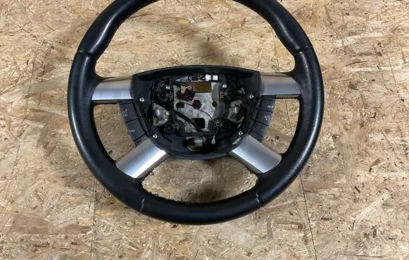 Ford Focus Steering wheel 30352570 00V00088919 977801803L