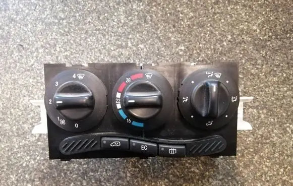 Mercedes-Benz A W168 Climate control unit 1688300485