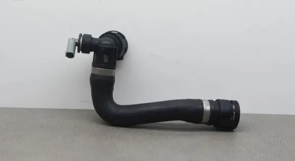 Mercedes-Benz GLC X253 C253 Engine coolant pipe/hose A2535018182