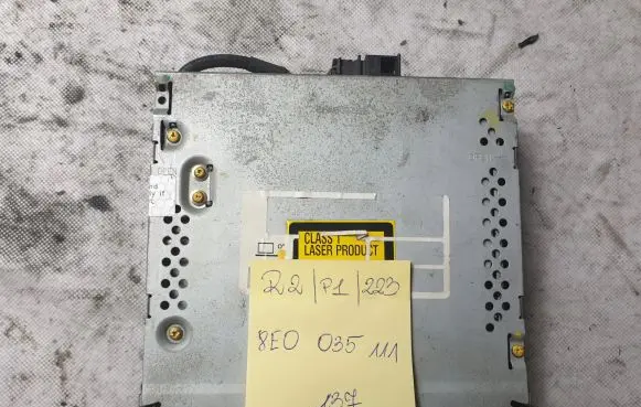 Audi A4 S4 B7 8E 8H CD/DVD changer 8E0035111
