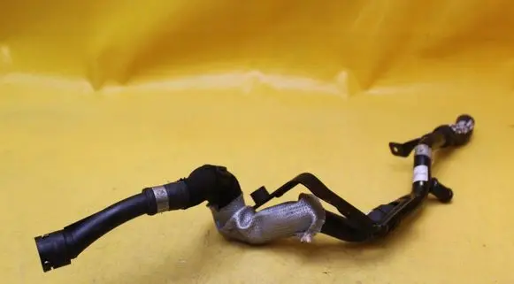 Porsche Cayenne (9PA) Engine coolant pipe/hose