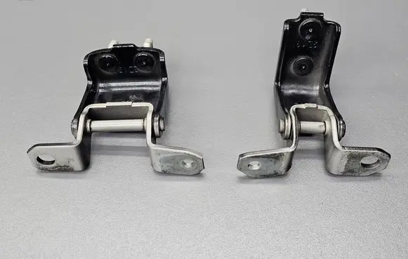 Suzuki Swift II Rear door hinge set 