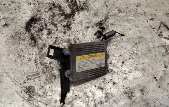 Ford Focus Headlight ballast module Xenon 10R020611 101721860 6000447734