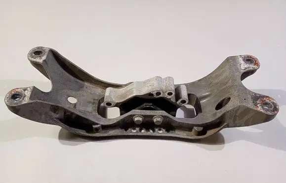 Ford Explorer VI Gearbox mount L1M35060A