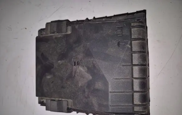 Audi A3 S3 8P Fuse box cover 014189871 017180061 1K093111