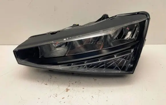 Skoda Scala Headlight/headlamp 657941015 90176071 5R8901760711