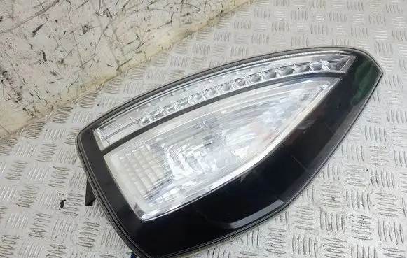 Mazda 5 Rear/tail lights C31751150 P7368R P7368