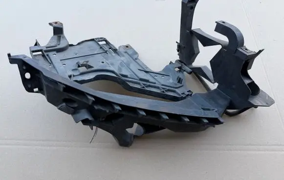 Audi A4 S4 B8 8K Headlight/headlamp mounting bracket 8K0805608R