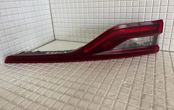 Renault Talisman Tailgate rear/tail lights