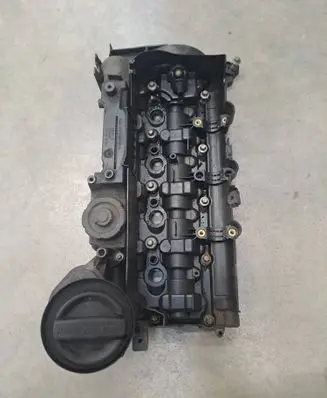BMW 5 F10 F11 Rocker cam cover 8570829 15265812