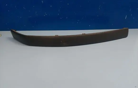 Front bumper splitter molding