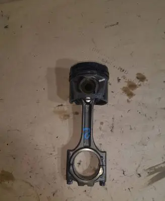 Volvo S60 Piston with connecting rod