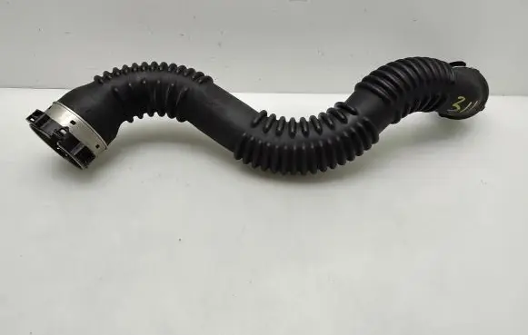 Mercedes-Benz CLA C117 X117 W117 Intercooler hose/pipe A2465200001