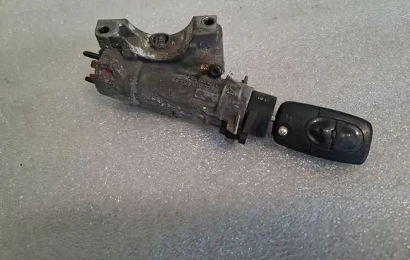 Volkswagen Golf IV Ignition lock 4B0905851C