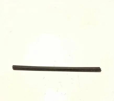 Dacia Duster II Rubber seal front door window/glass 